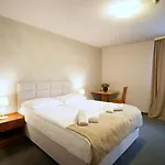 Nova 3*