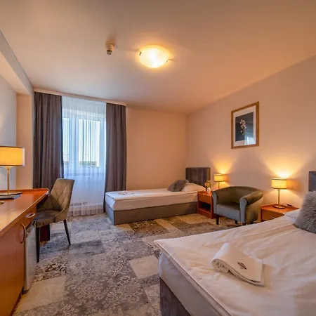 Gromada Centrum 3*
